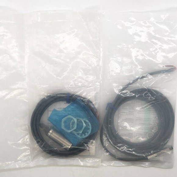 Omronin läheisyysanturit E2B-M18KN10-WP-B1/-B2/-C1 E2B-M18LN10-WP-B1/-B2/-C2